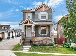 28 W Evansborough Gate NW, Calgary, AB T3P 0M2