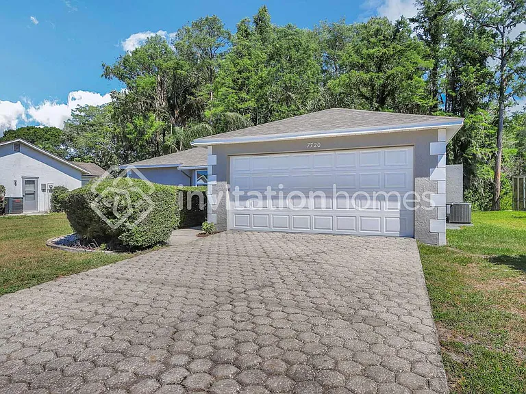 7720 Deer Foot Dr — Photo 1