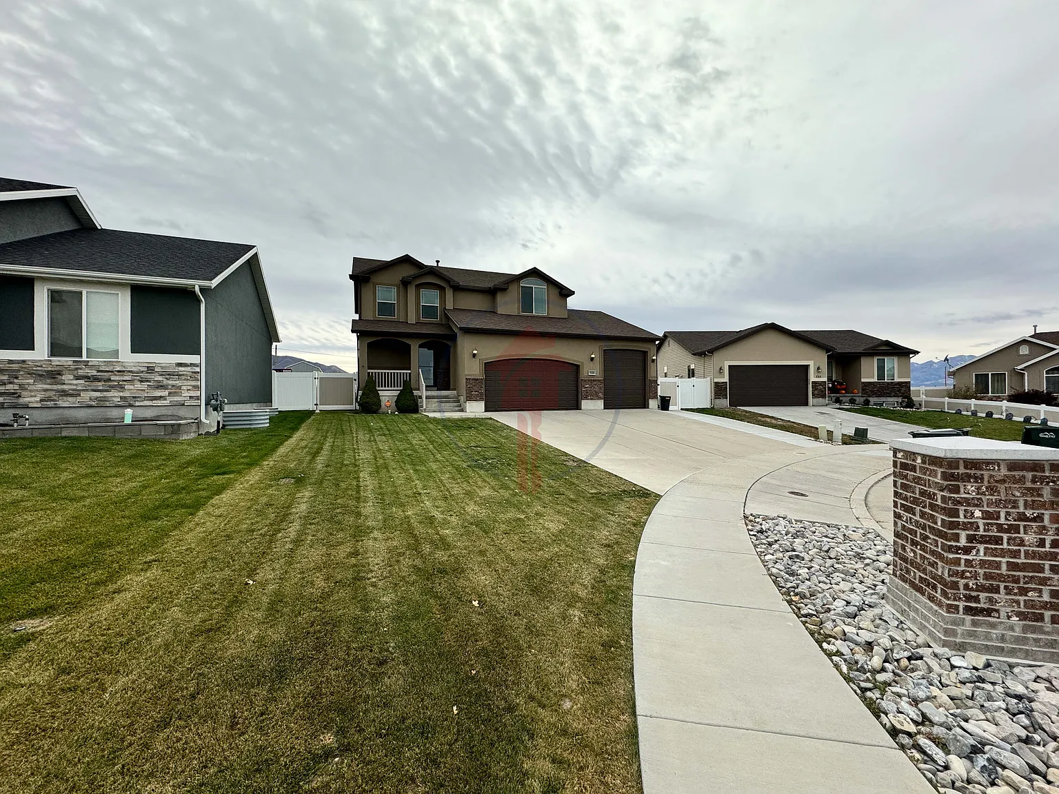 770 N Single Family Home — Photo 2