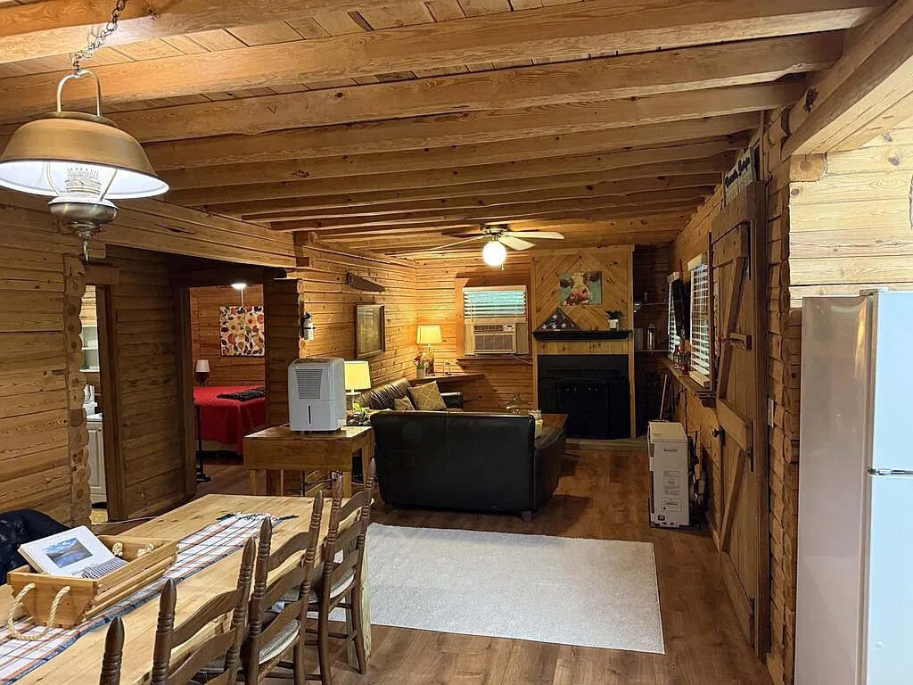 2 bed, 904 sqft, $1,800 — Photo 3
