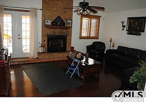3rd image of 1701 Dean Martin Dr