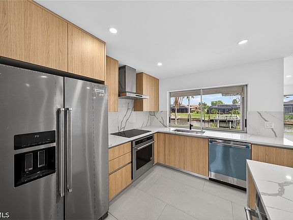 3rd image of 2031 SE 25th Ln