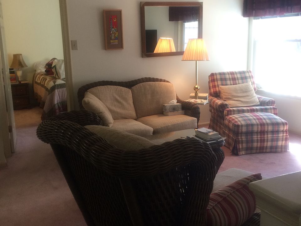 1st image of 102 Stratford Dr APT G