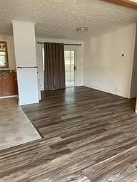 5th image of 132 W Zimmer Dr