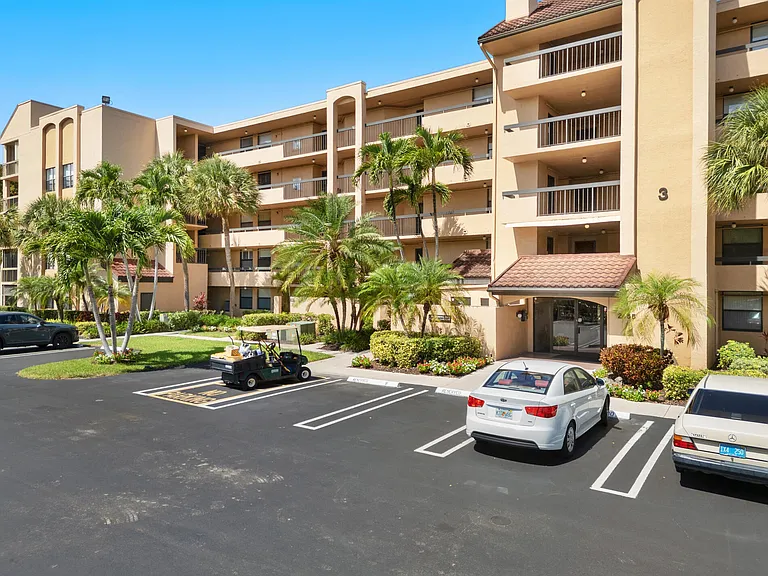 2455 Lindell Blvd #3103 — Photo 32
