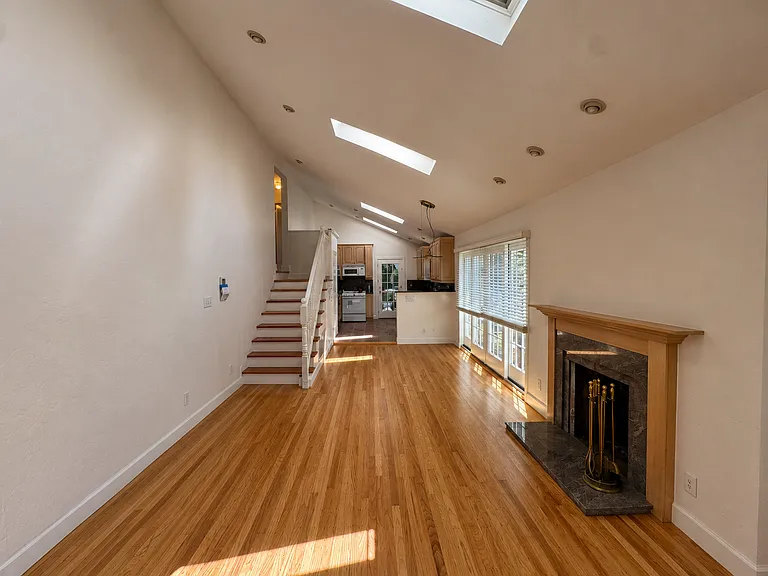 200 The Alameda — Photo 2