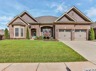 102 Castletown Ln, Madison, AL 35757