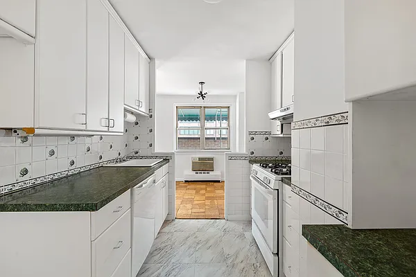 Sold by Compass | media 6