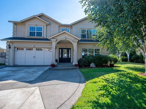 785 S Savoy Ct, Roseburg, OR 97471