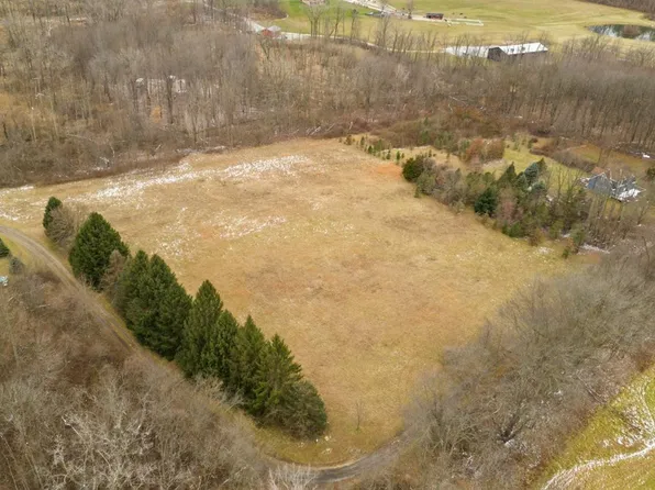 10831 W Division Rd, Westville, IN 46391