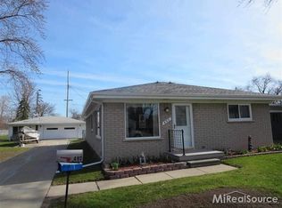 492 Louis Ave, Cottrellville, MI 48039