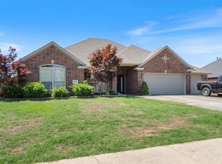 2033 Green Meadows Ave, Springdale, AR 72764