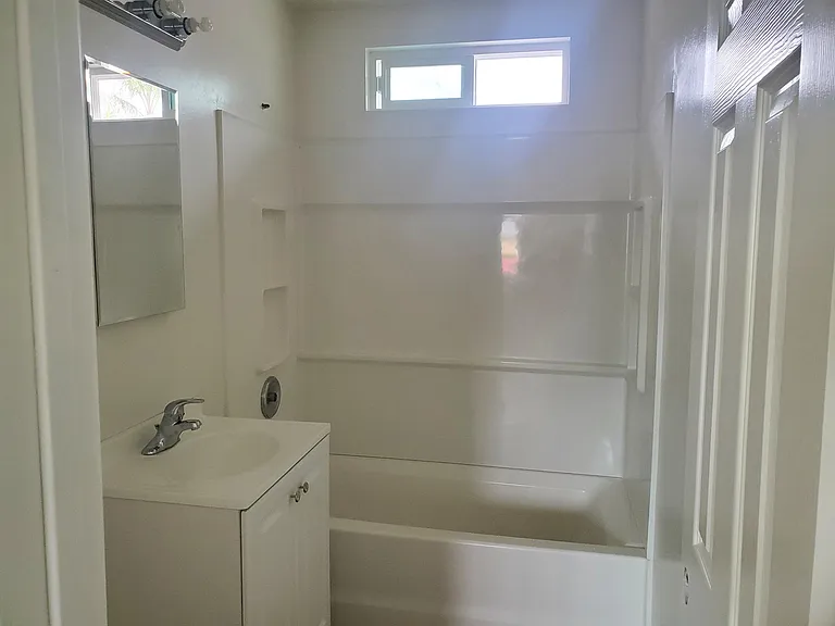 3040 Haidas Ave — Photo 12