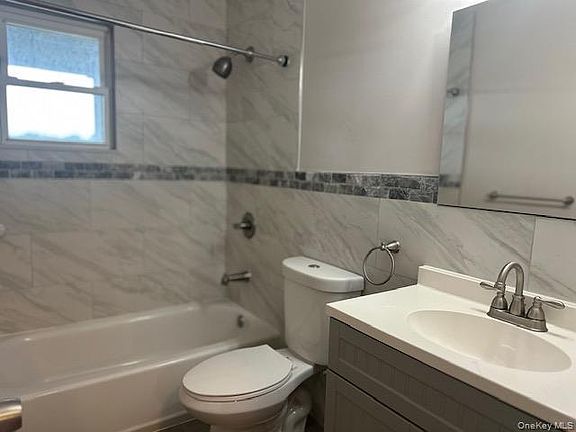 5th image of 312 Edwards Pl #2