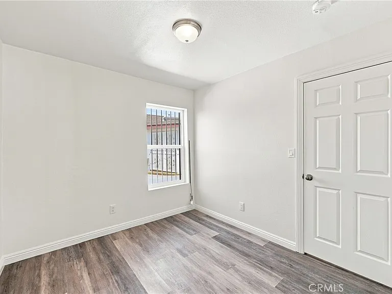 10646 S Wilton Pl — Photo 29