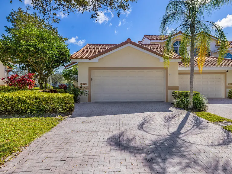 608 W Palm Aire Dr #608 — Photo 14