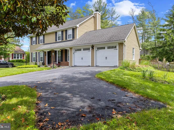 8 Pheasant Run Ct, Lutherville Timonium, MD 21093