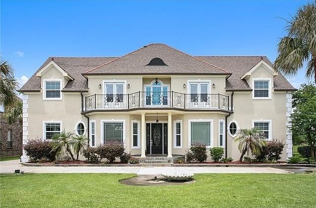 1st image of 150 Oakmont Dr