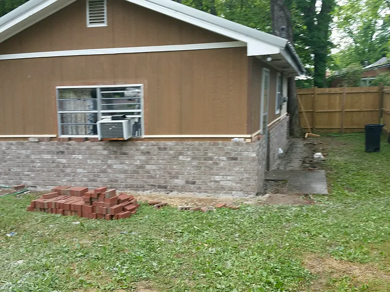 521 N 19th Ave — Photo 1