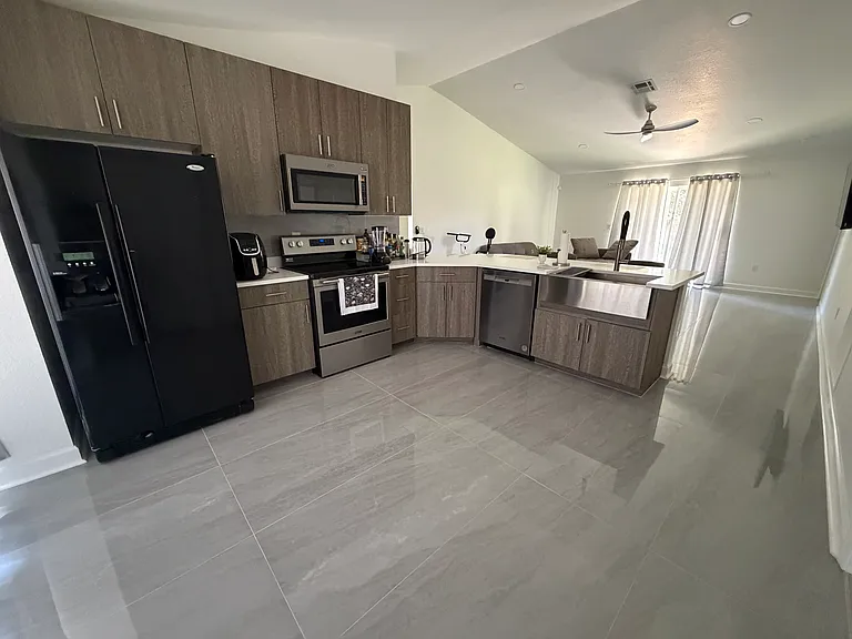 718 Reflections Dr — Photo 3