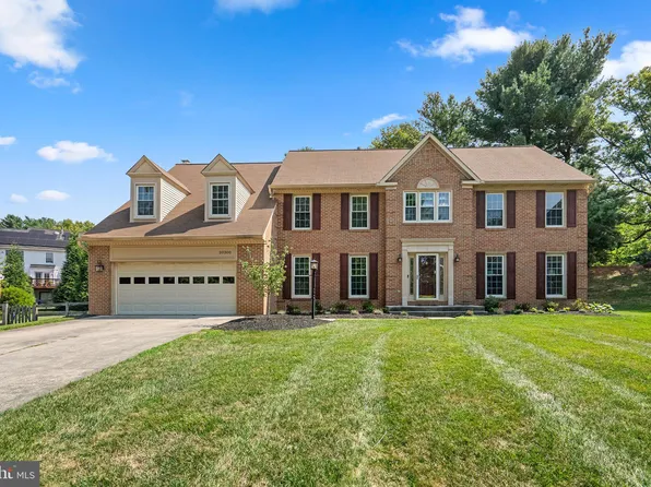 20300 Rosemeadow Ct, Gaithersburg, MD 20882