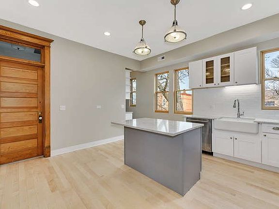 5th image of 3256 W Palmer St Unit 2