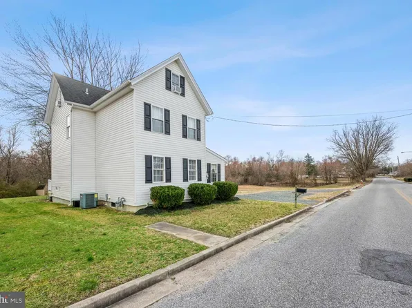 435 S Main St, Elmer, NJ 08318