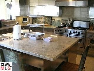 Malibu's Tri-Level Kitchen