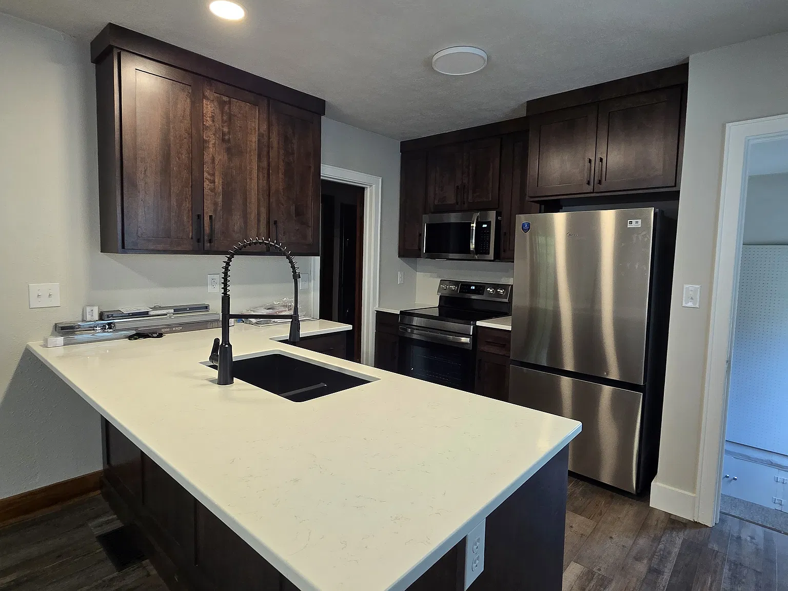 3 bed, 1396 sqft, $2,000 — Photo 4