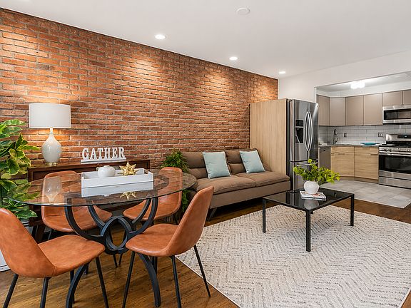 3rd image of 62A Bainbridge St #1