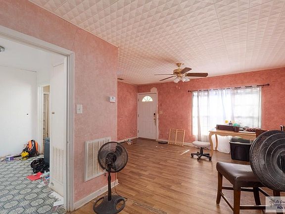 4th image of 57 York Dr