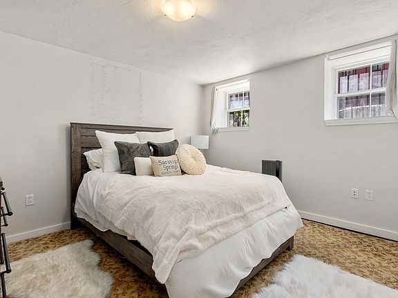 4th image of 26 E Springfield St APT 1