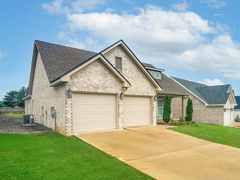 2451 Vesta Dr — Photo 36