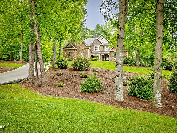 3rd image of 2660 Grand Oaks Dr