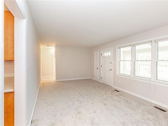 4th image of 1671 Main Blvd