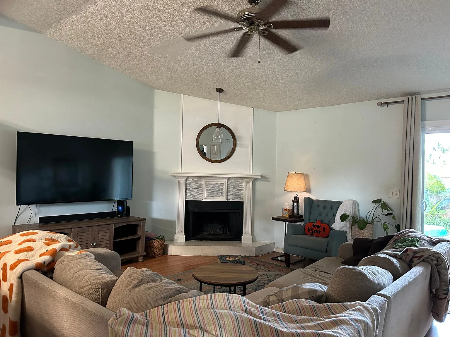 3 bed, 1425 sqft, $2,300 — Photo 2