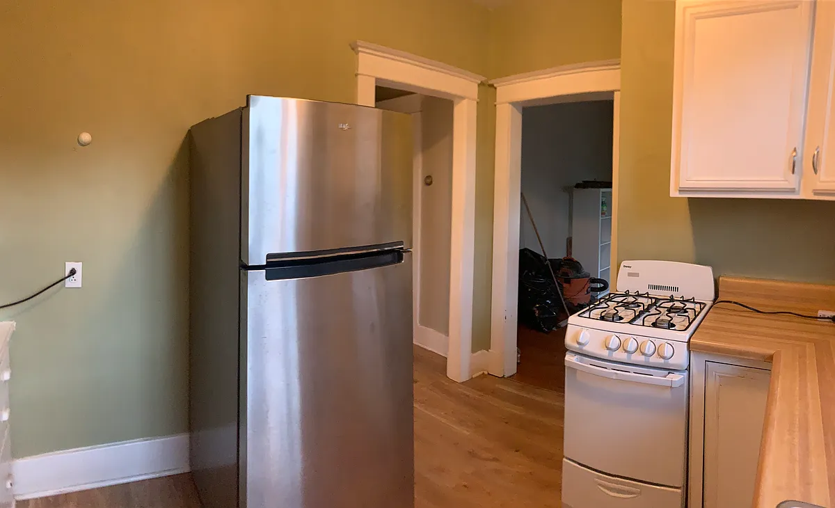 Kitchen - 1479 Dormont Ave #2