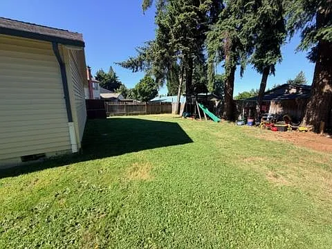 205 Christopher Ct — Photo 2