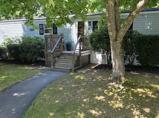 6 Saturn Ln, Nashua, NH 03062