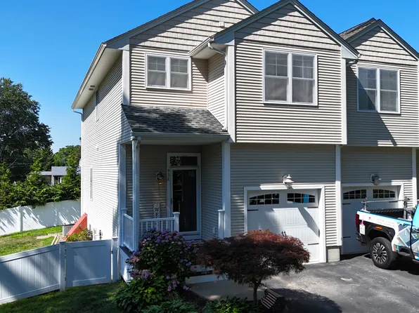 93 Old Pine Rd #A, Narragansett, RI 02882
