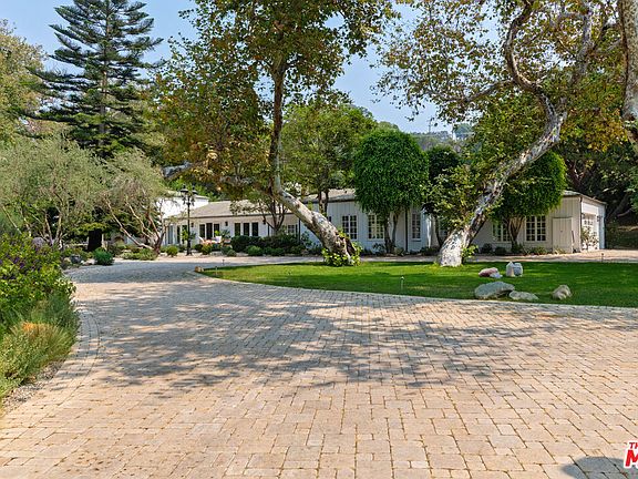 2nd image of 6238 Bonsall Dr