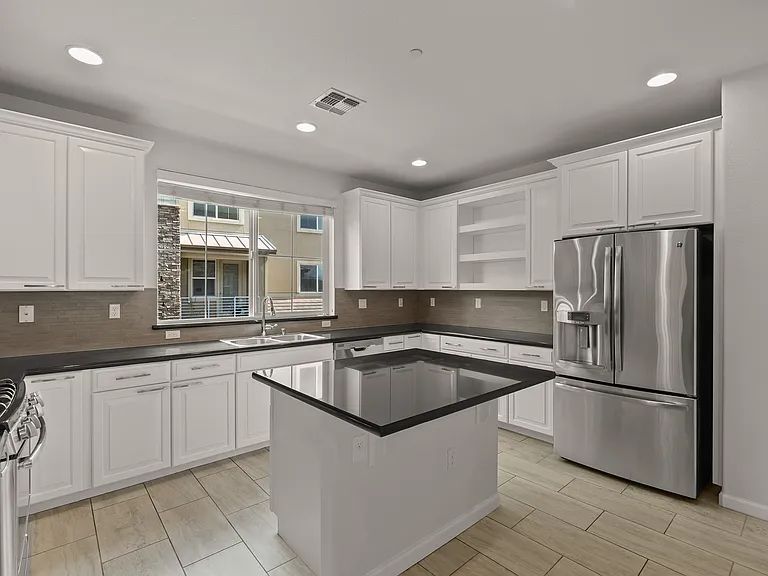 862 White Moonstone Loop — Photo 10