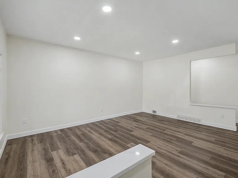 43018 Burlington Dr — Photo 7