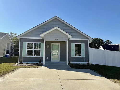 1933 Sapphire Rd Photo 1