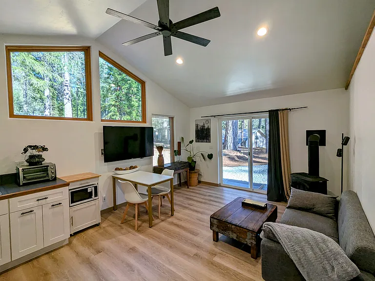 Greenhorn Rd — Photo 3