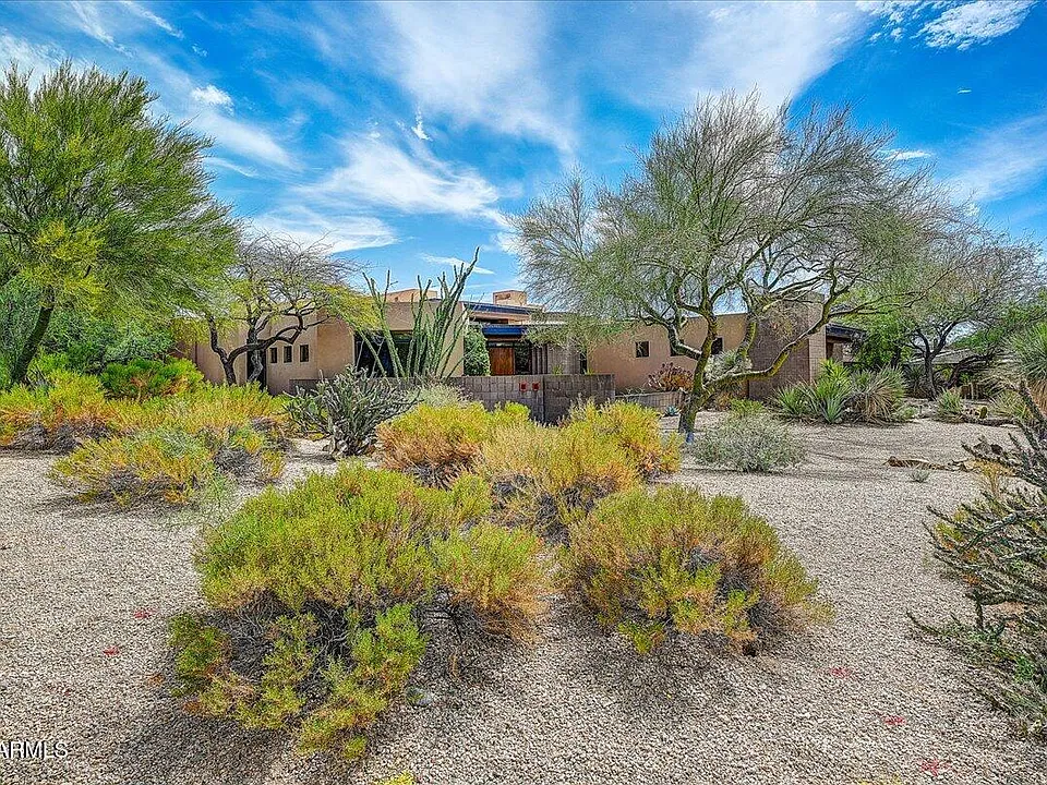 10687 E Fernwood Ln
