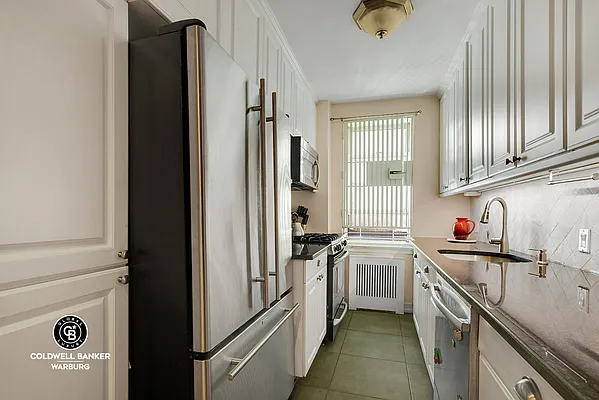 Sold by Coldwell Banker Warburg | media 3