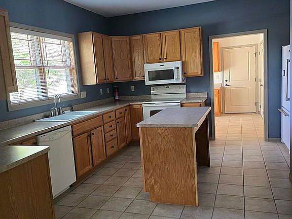 4th image of 711 Timberland Dr