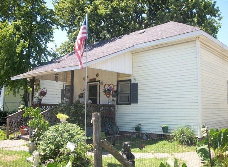 2nd image of 1008 N 9th St