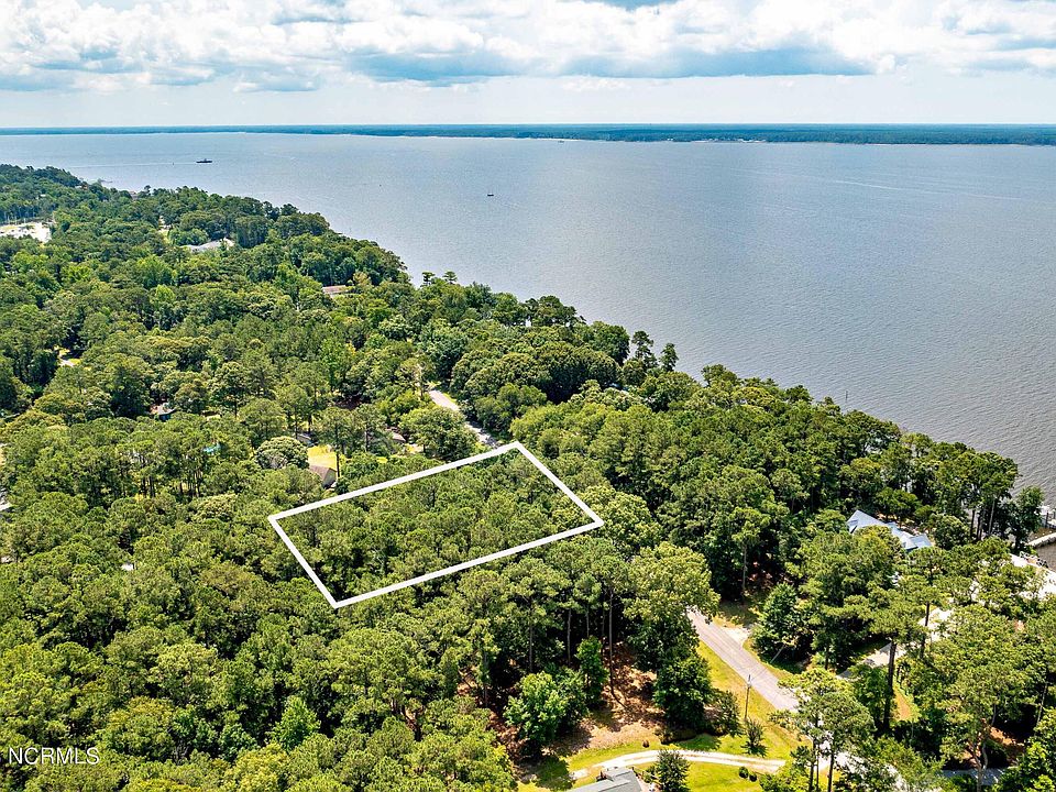 1st image of 122 Indian Bluff Drive